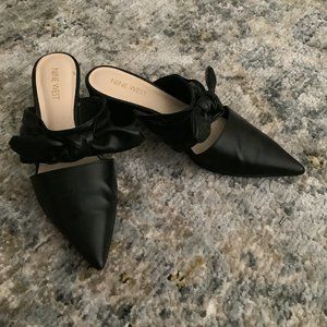 Nine West Heeled Mules Black Leather (size 6.5)